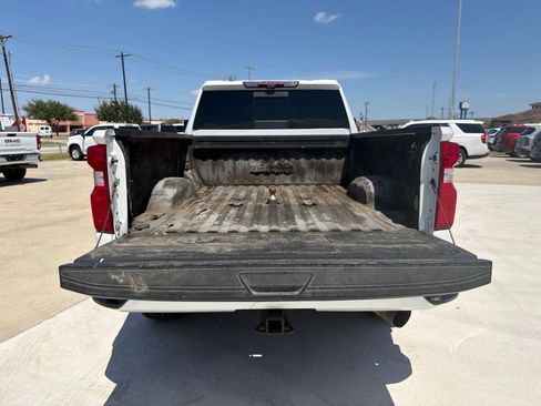 Used 2023 Chevrolet Silverado 2500 High Country w/ Z71 Off-Road Package AWD/4WD image 17