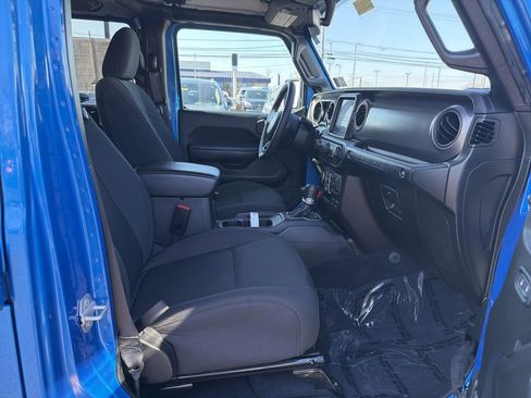 Used 2023 Jeep Wrangler Unlimited w/ Cold Weather Group image 16