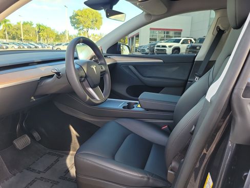 Used 2024 Tesla Model Y Long Range image 13