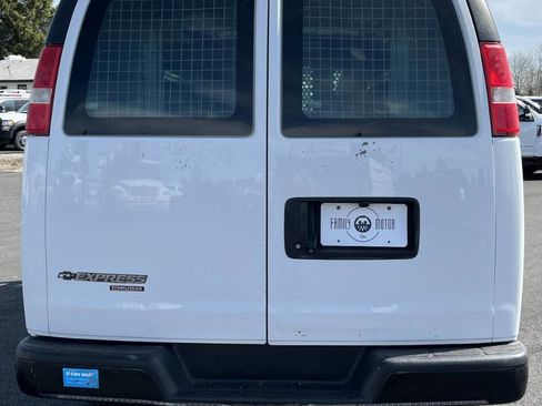 Used 2015 Chevrolet Express 2500 image 6