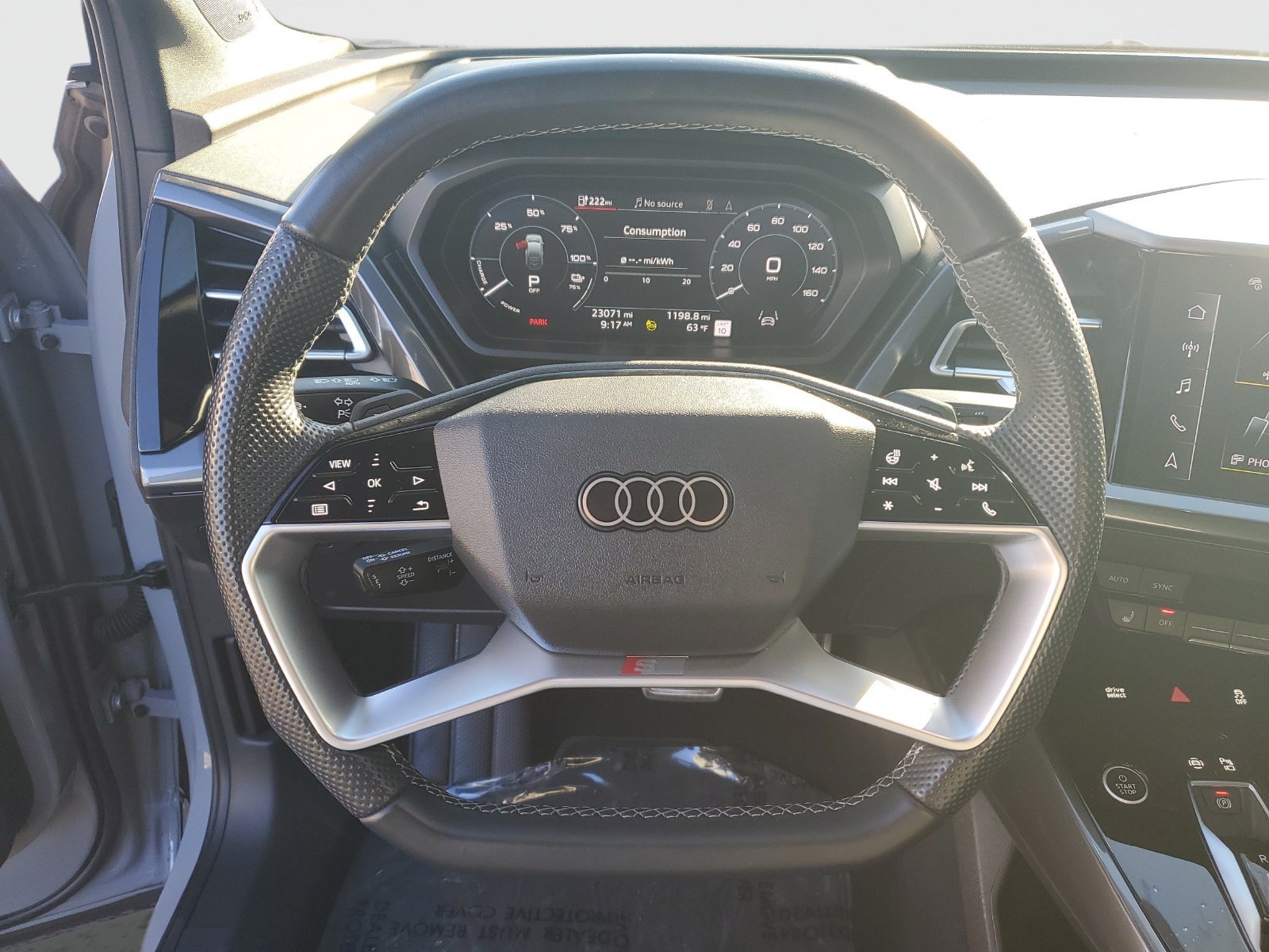 Used 2024 Audi Q4 e-tron Prestige w/ Black Optic Plus Package AWD/4WD image 28