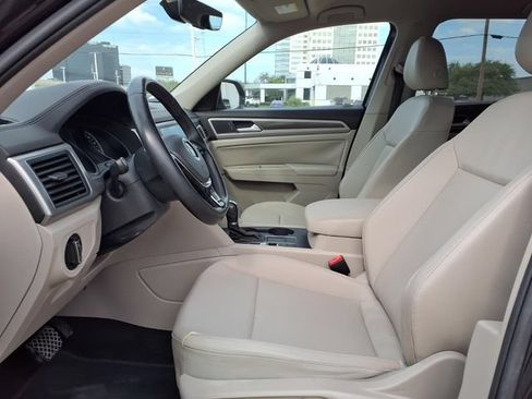 Used 2019 Volkswagen Atlas SE FWD image 4