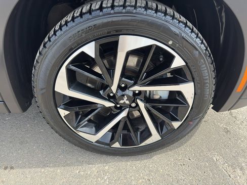 Used 2022 Mitsubishi Outlander SE image 9