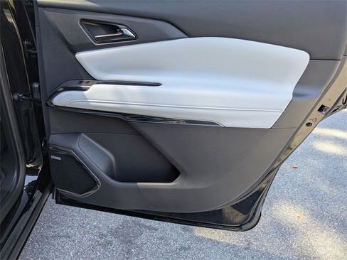 New 2026 Chevrolet Traverse High Country image 35