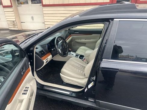 Used 2013 Subaru Outback 2.5i Limited w/ Moonroof Pkg image 2