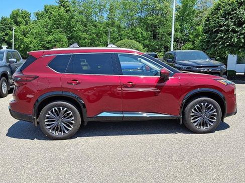 Certified 2025 Nissan Rogue Platinum AWD/4WD image 9