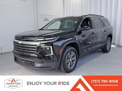 Used 2025 Chevrolet Traverse LT