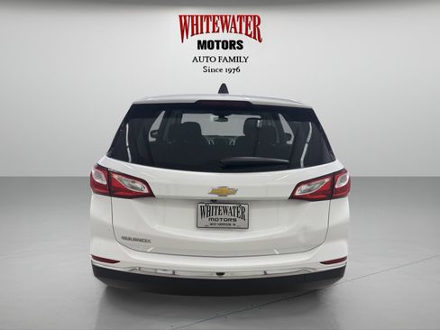 Used 2018 Chevrolet Equinox LS image 3