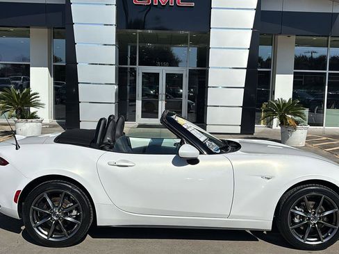 Used 2016 MAZDA MX-5 Miata Grand Touring image 30