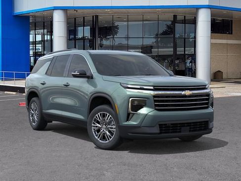 New 2027 Chevrolet Traverse LT FWD image 7