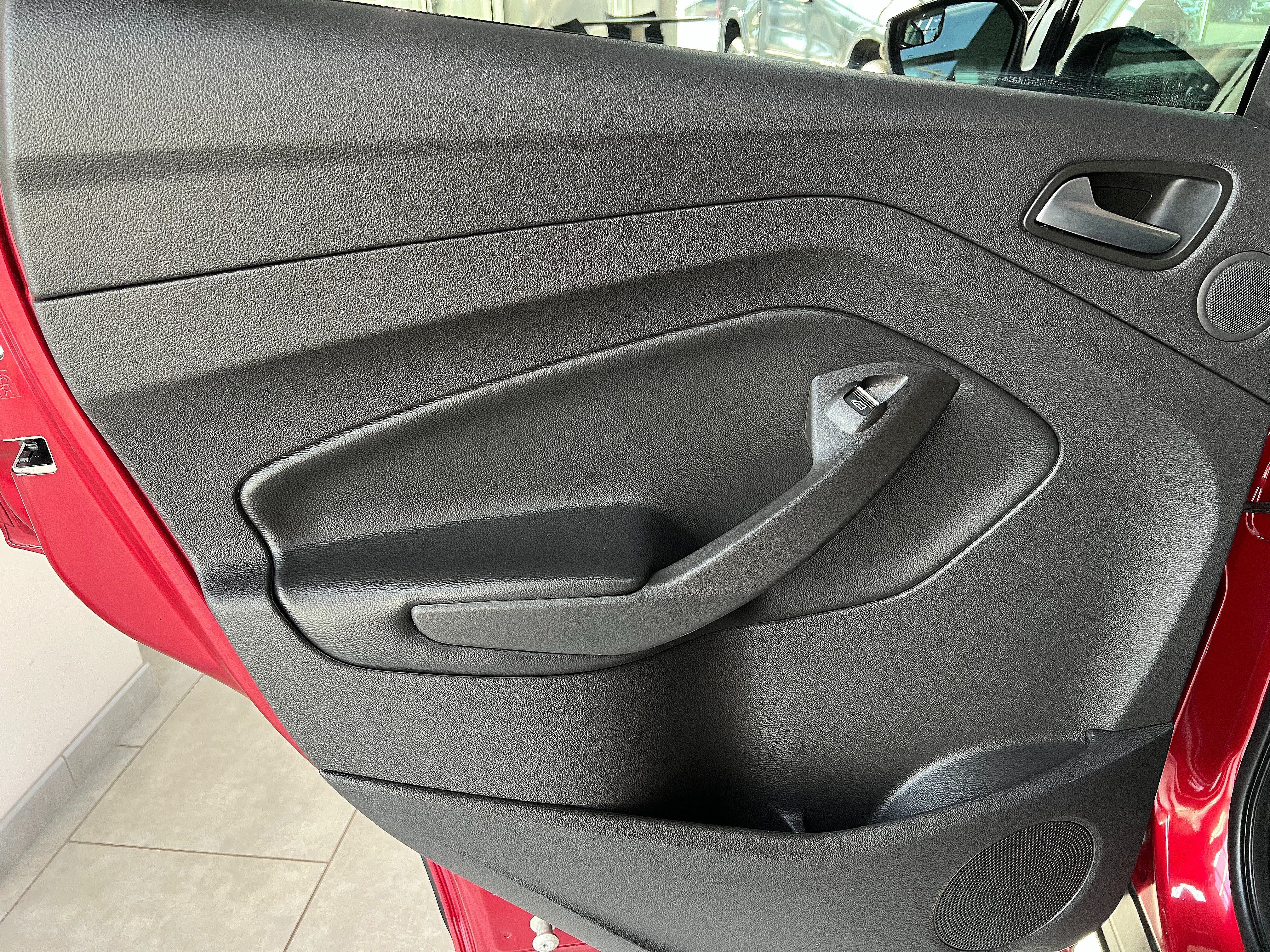 Used 2018 Ford Escape Titanium AWD/4WD image 17
