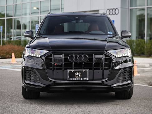 Certified 2023 Audi SQ7 Premium Plus w/ Black Optic Package AWD/4WD image 13