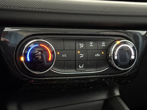 Used 2025 Chevrolet TrailBlazer LT FWD image 22