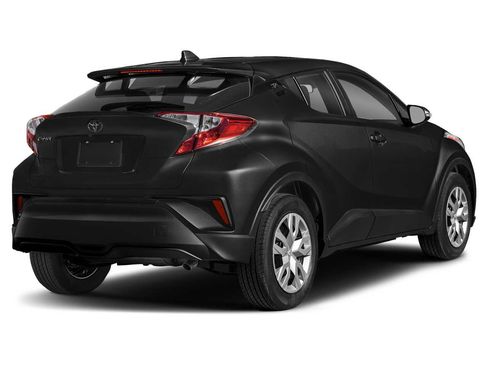 Used 2022 Toyota C-HR XLE FWD image 2
