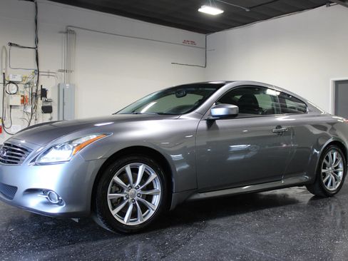 Used 2011 INFINITI G37 Journey w/ Premium Pkg RWD image 6