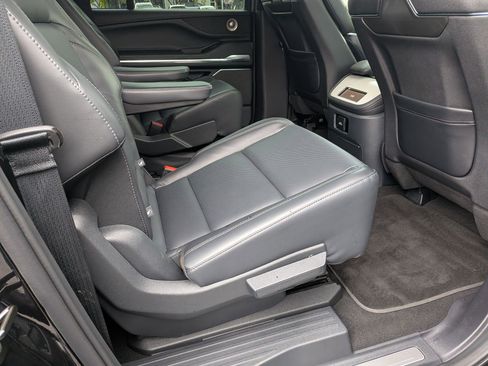 Used 2026 Lincoln Navigator L Reserve w/ Jet Appearance Package image 28