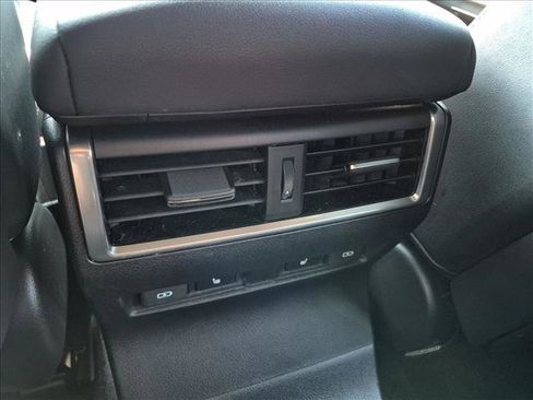Used 2024 Lexus GX 550 AWD/4WD image 18