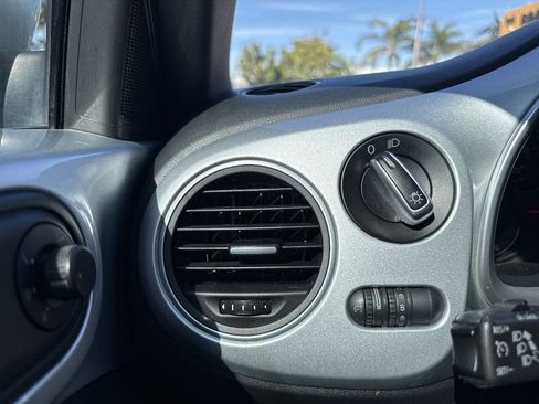 Used 2012 Volkswagen Beetle 2.5 image 39