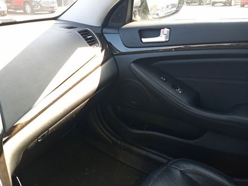 Used 2014 Kia Cadenza Premium image 16