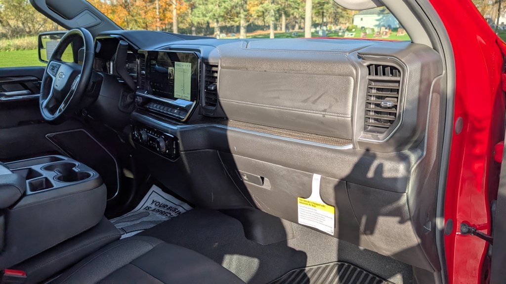 Used 2024 Chevrolet Silverado 1500 LT AWD/4WD image 19