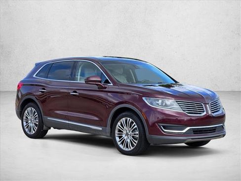 Used 2017 Lincoln MKX Reserve w/ Lincoln MKX Climate Package AWD/4WD image 3