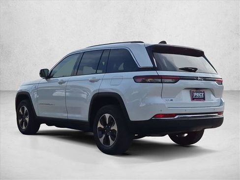 Used 2022 Jeep Grand Cherokee Limited 4xe w/ Luxury Tech Group II AWD/4WD image 8