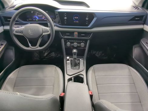 Used 2024 Volkswagen Taos SE FWD image 12