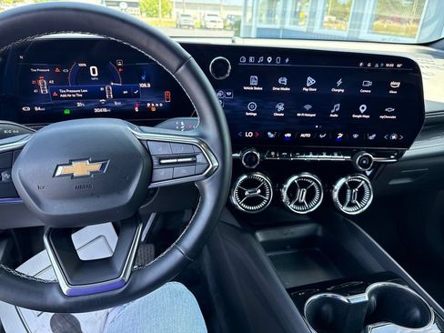 Used 2024 Chevrolet Blazer EV LT AWD/4WD image 12