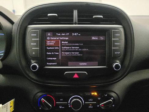 Used 2024 Kia Soul LX w/ Option Group 015 image 25