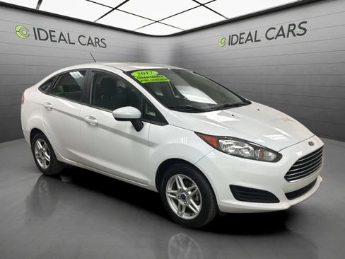 Used 2017 Ford Fiesta SE FWD image 3