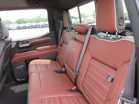 New 2026 GMC Sierra 1500 Denali Ultimate AWD/4WD image 13