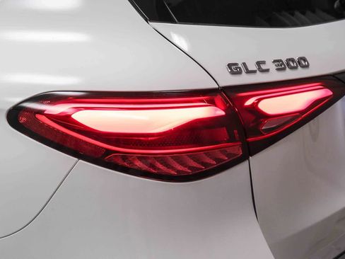 Certified 2026 Mercedes-Benz GLC 300 image 7