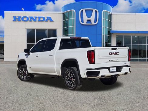 Used 2024 GMC Sierra 1500 AT4 w/ Technology Package image 5