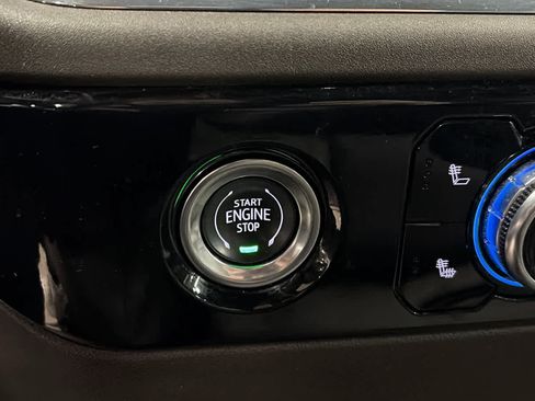 Used 2023 GMC Sierra 1500 SLT image 15