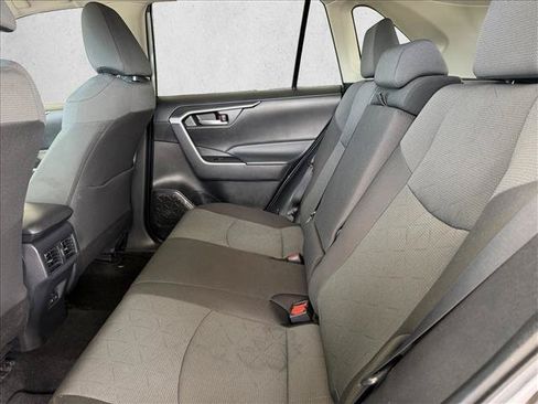 Used 2025 Toyota RAV4 XLE FWD image 10