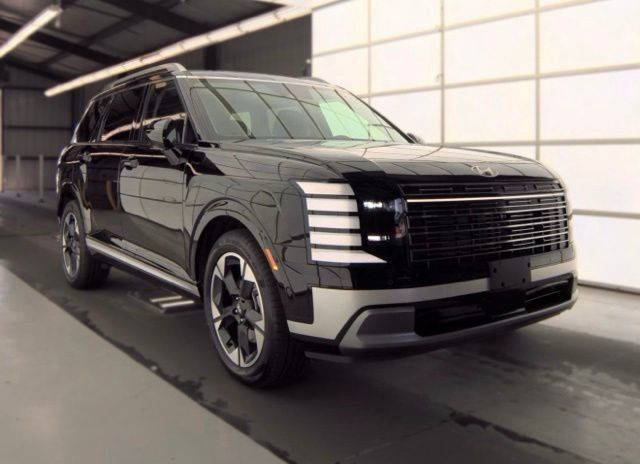 Certified 2026 Hyundai Palisade Limited AWD/4WD image 2