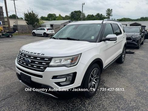 Used 2017 Ford Explorer Limited w/ Equipment Group 301A AWD/4WD image 2