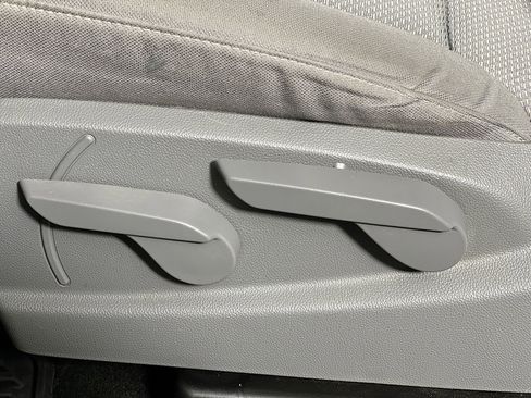 Used 2016 Chevrolet Silverado 1500 Custom w/ Custom Convenience Package image 15