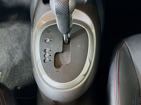 Used 2014 Nissan Juke SL image 24