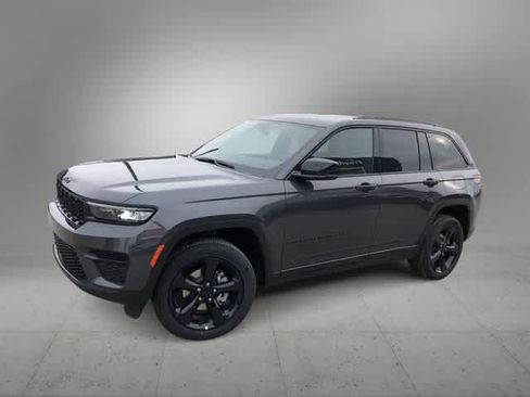 New 2025 Jeep Grand Cherokee 4WD image 3