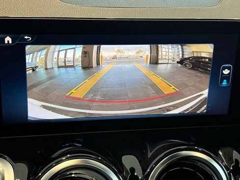 Used 2026 Mercedes-Benz GLB 250 4MATIC image 13