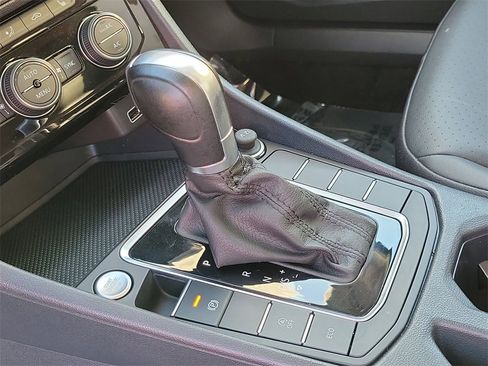 Used 2019 Volkswagen Jetta SE image 27