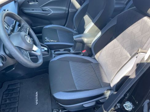 Used 2025 Nissan Versa SV image 34