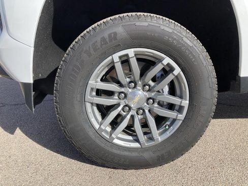 Used 2023 Chevrolet Colorado LT w/ LT Convenience Package II image 40