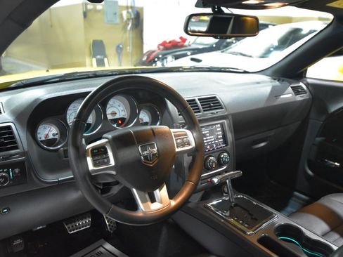 Used 2012 Dodge Challenger R/T image 17