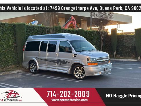 Used 2016 Chevrolet Express 2500 image 2