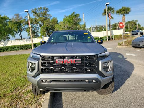 Used 2024 GMC Canyon Elevation w/ Convenience Package image 2