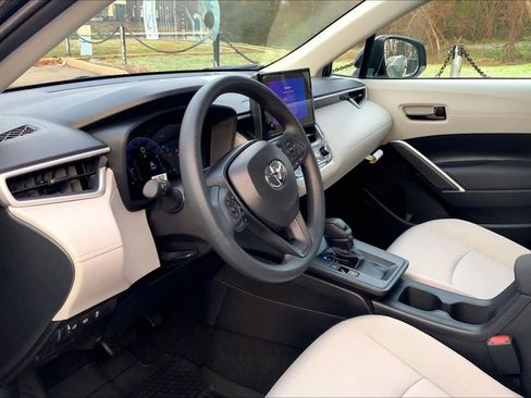 New 2026 Toyota Corolla Cross L image 8