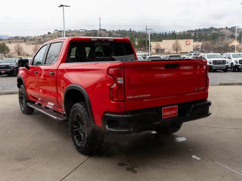 Used 2022 Chevrolet Silverado 1500 ZR2 w/ Technology Package image 5