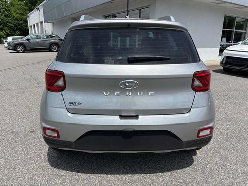 Certified 2023 Hyundai Venue SEL w/ Cargo Package FWD image 4